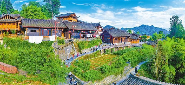 经济日报刊发重磅调研：十八洞村新故事