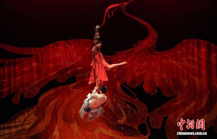 火遍西班牙 63 城！《梦之旅——神秘湘西》杂技剧海外圈粉无数